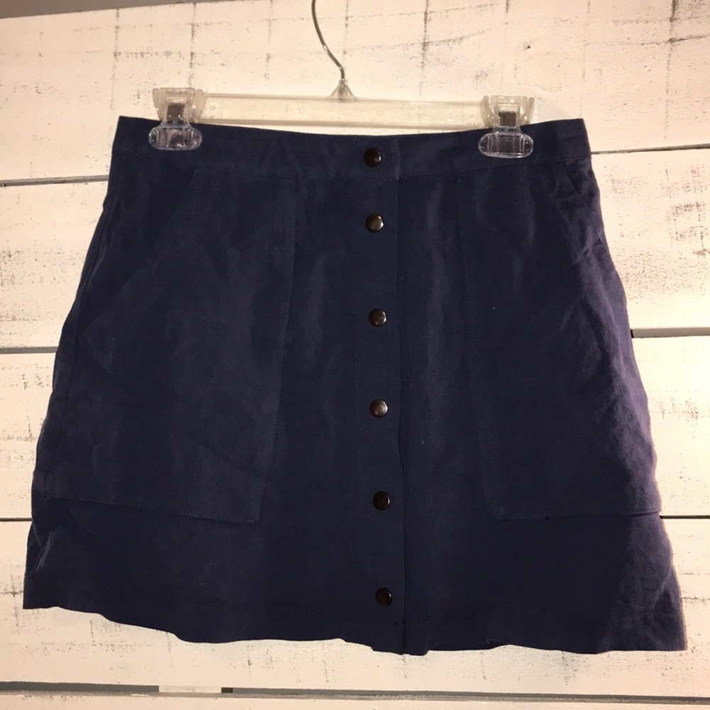 High wasted blue skirt with pockets and buttons
